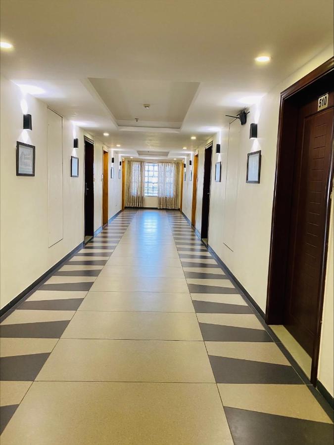 Apricot Hotel , Ahmedabad Bagian luar foto