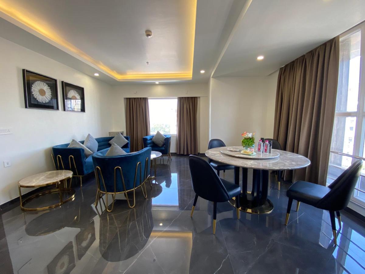Apricot Hotel , Ahmedabad Bagian luar foto