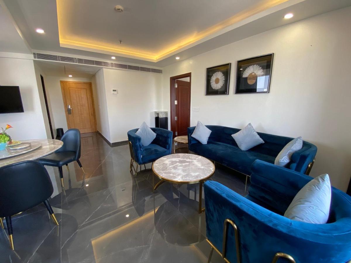 Apricot Hotel , Ahmedabad Bagian luar foto