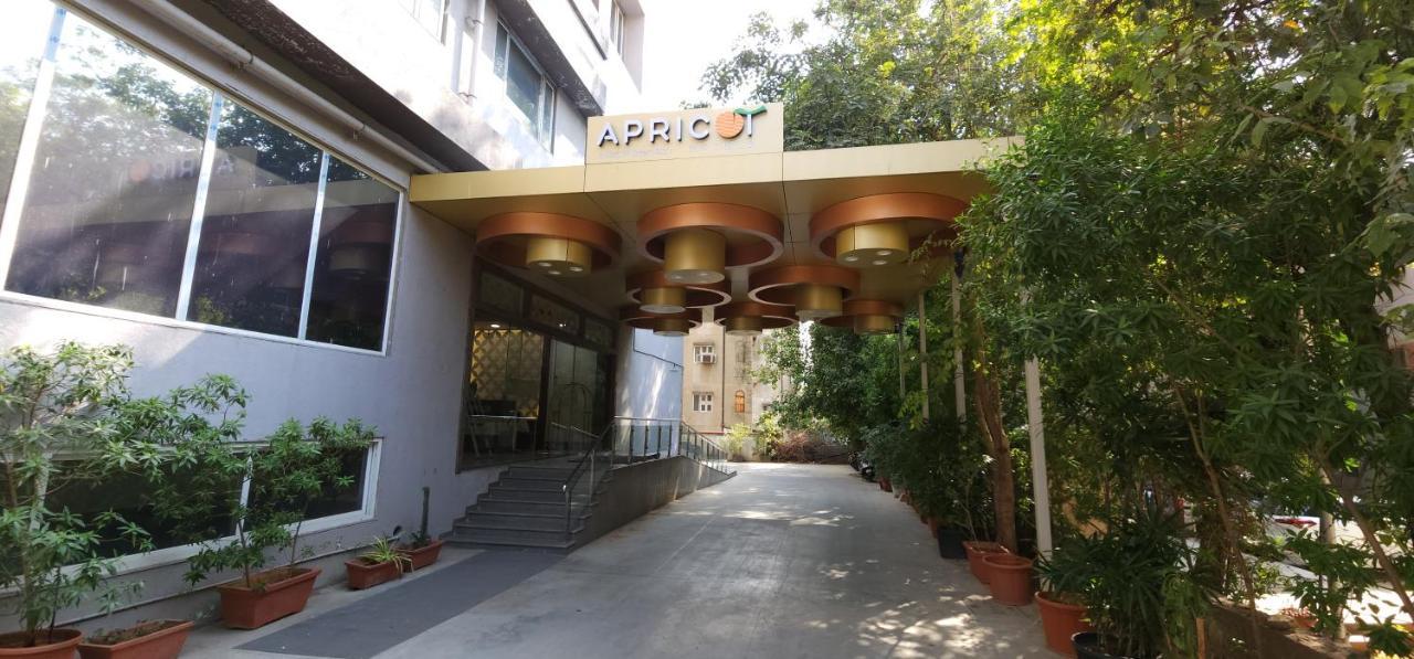 Apricot Hotel , Ahmedabad Bagian luar foto