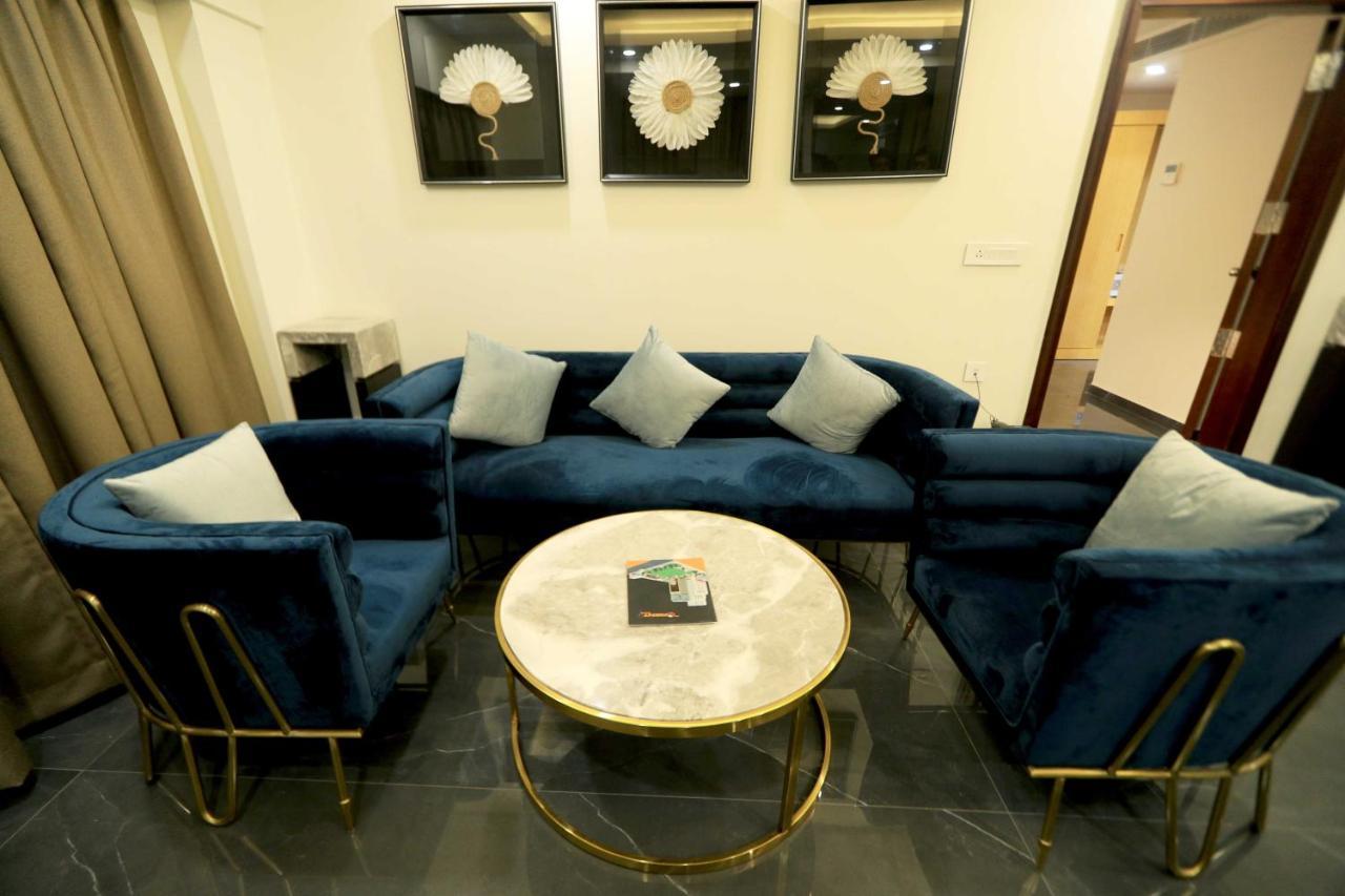 Apricot Hotel , Ahmedabad Bagian luar foto