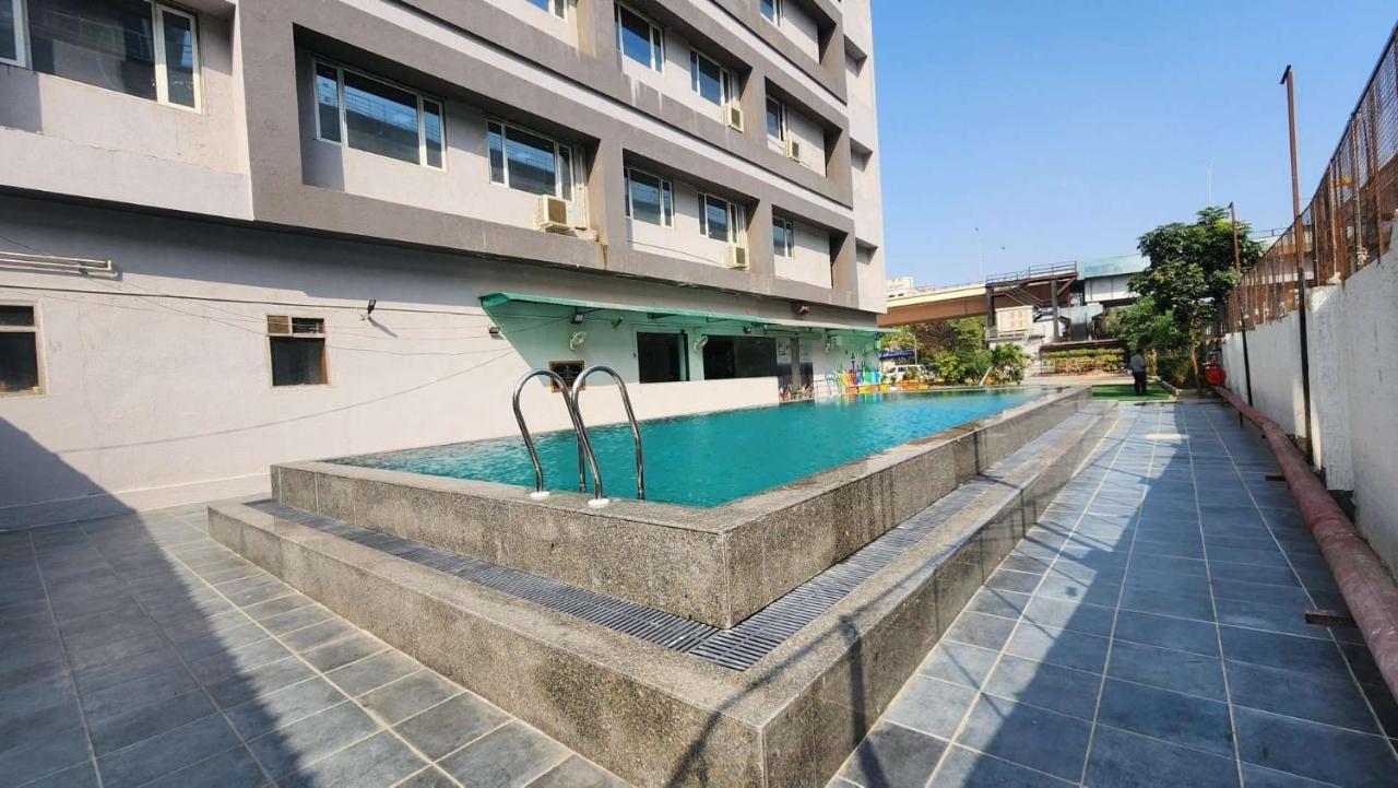 Apricot Hotel , Ahmedabad Bagian luar foto